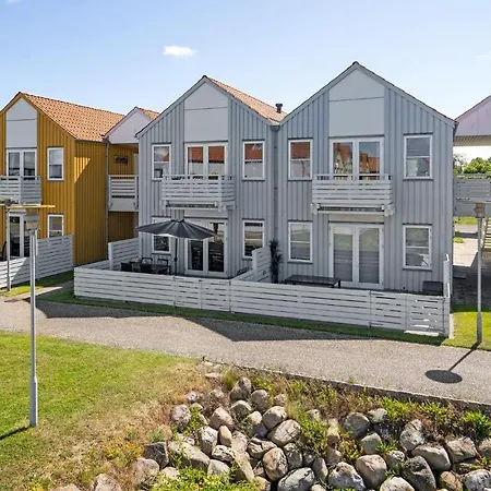 2 Bedroom Stunning In Apartment *