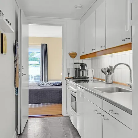 Apartment 2 Bedroom Stunning In *