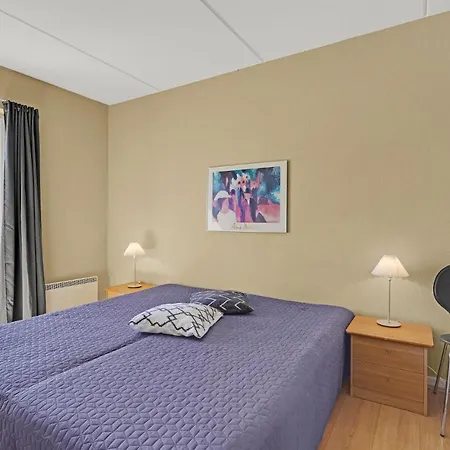 Apartment 2 Bedroom Stunning In *